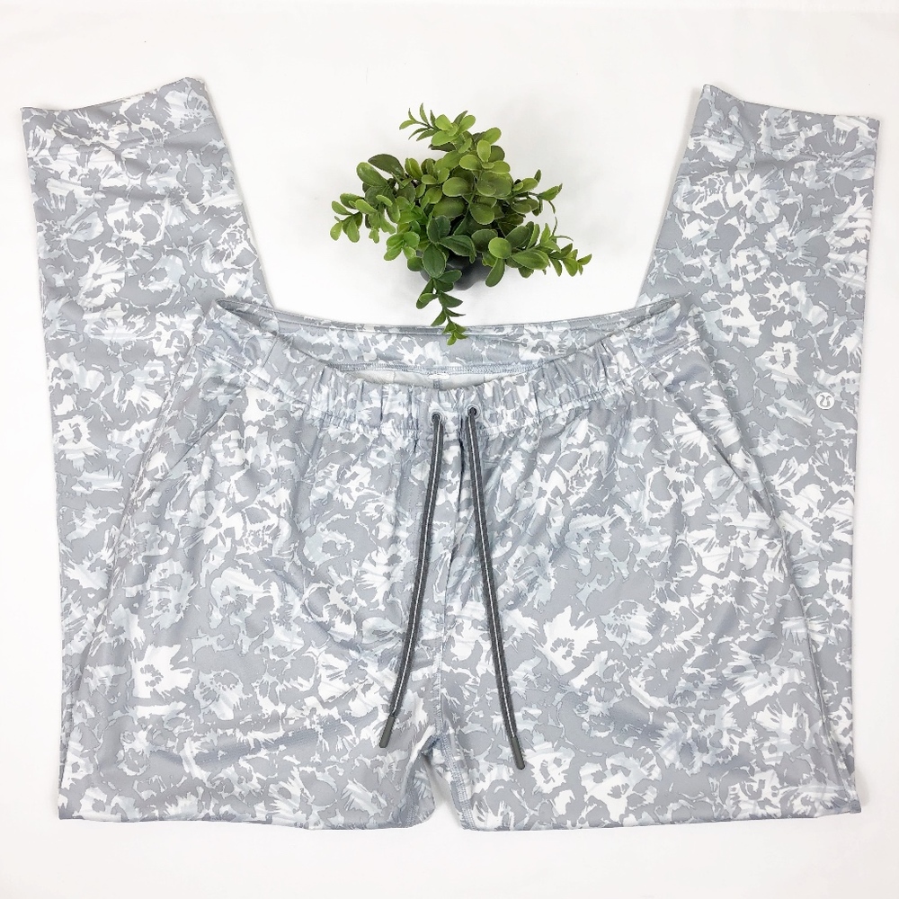 Lululemon Jet Crop (Slim) *Luxtreme Pants